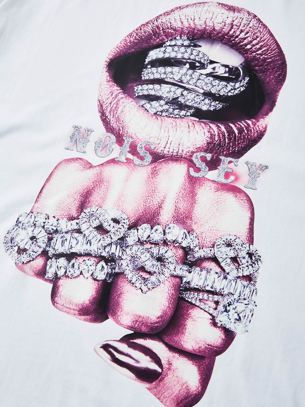 BOUNCE BACK™ | Maglia Crop Streetwear con Stampa Rosa Argento e Dettagli Diamond