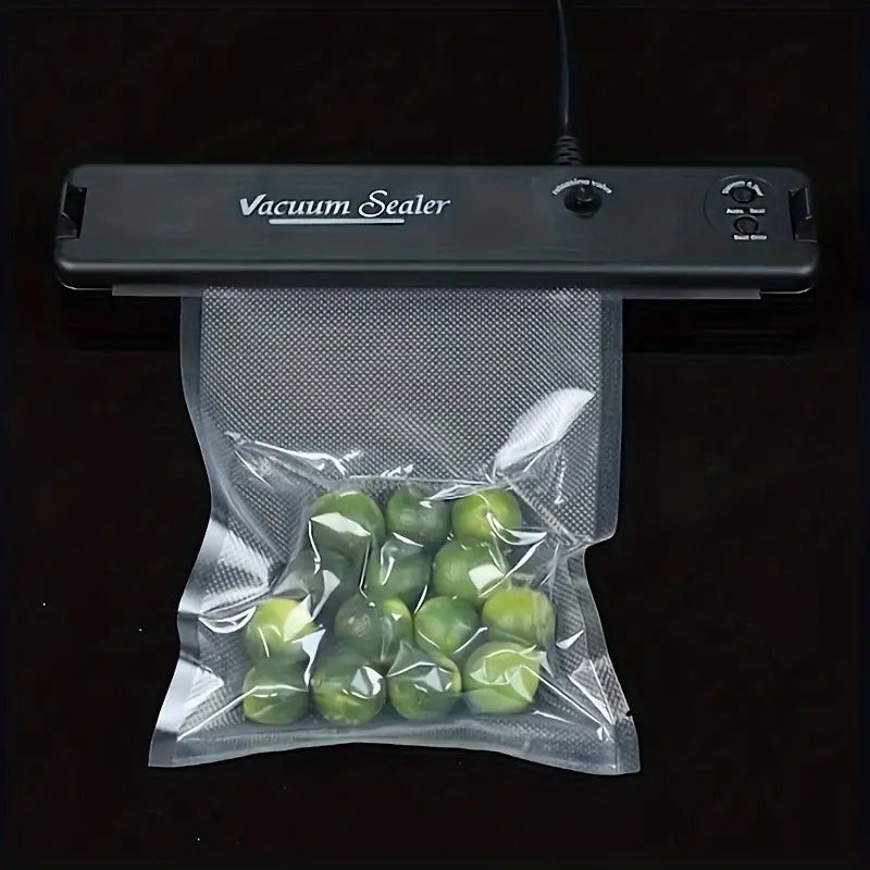 Automatic vacuum machine for food conservation