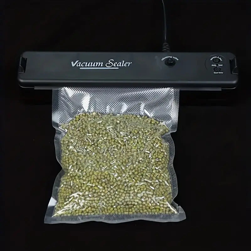 Automatic vacuum machine for food conservation