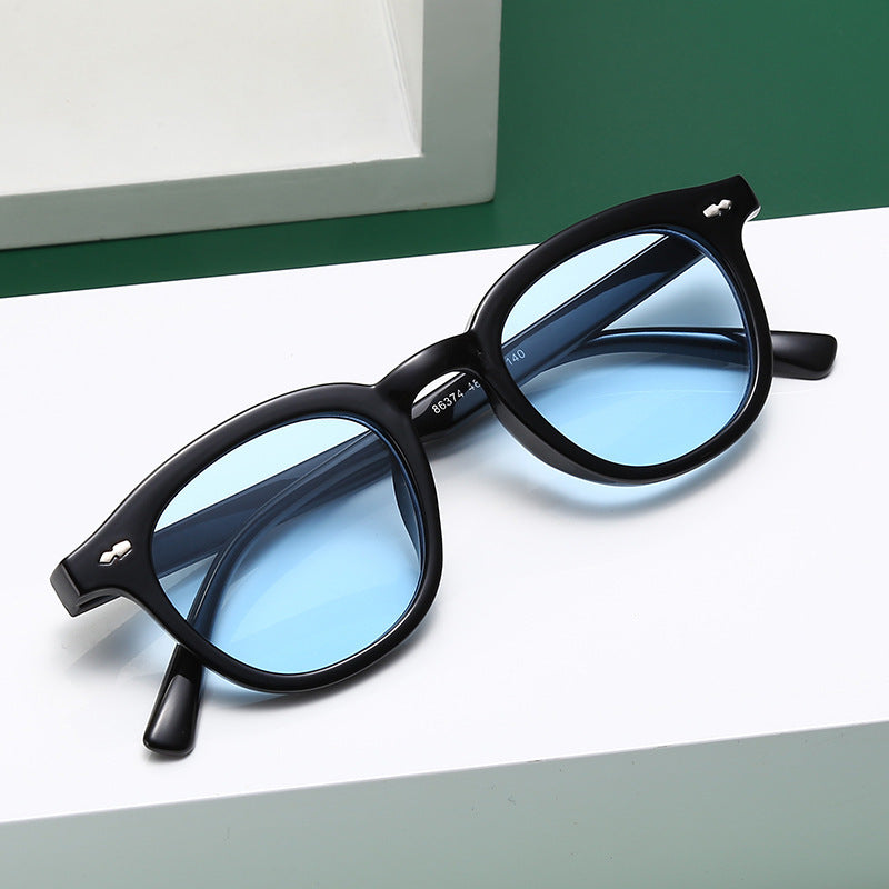 <tc>Unisex Round Lens Sunglasses™ | With Elegant Leather Pouch</tc>