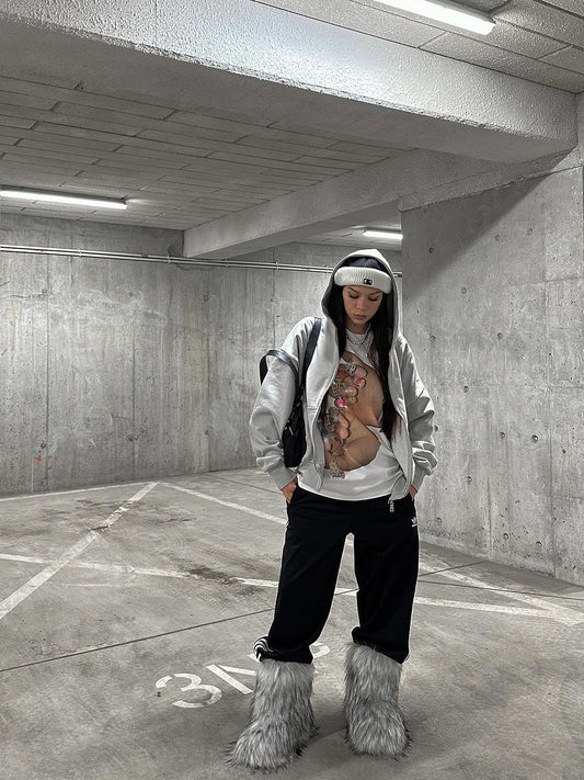 BOUNCE BACK™ | Maglia Crop Streetwear con Finger Graffiti e Anello Diamante Stampato