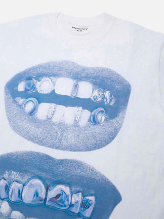 BOUNCE BACK™ | T-Shirt Oversize di Alta Qualità con Stampa Labbra Blu