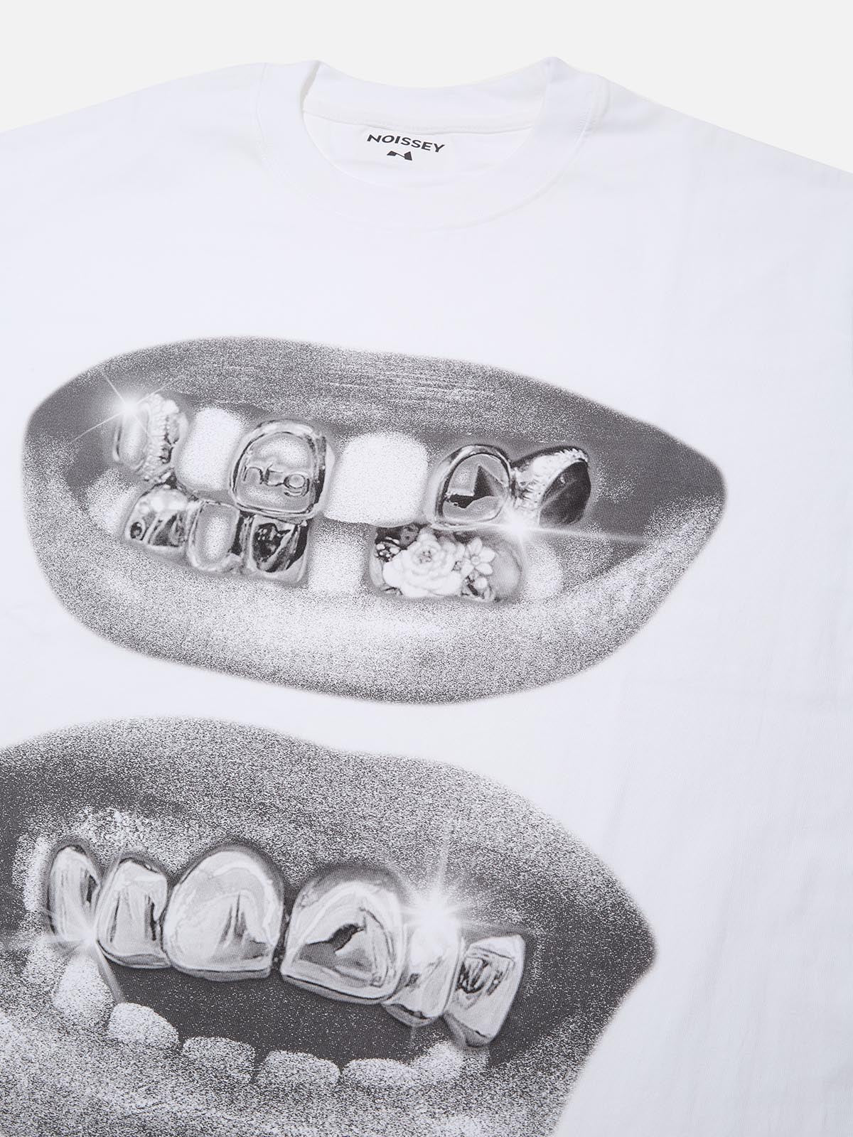 BOUNCE BACK™ | T-Shirt Streetwear con Grafica Labbra Scure e Denti Grillz