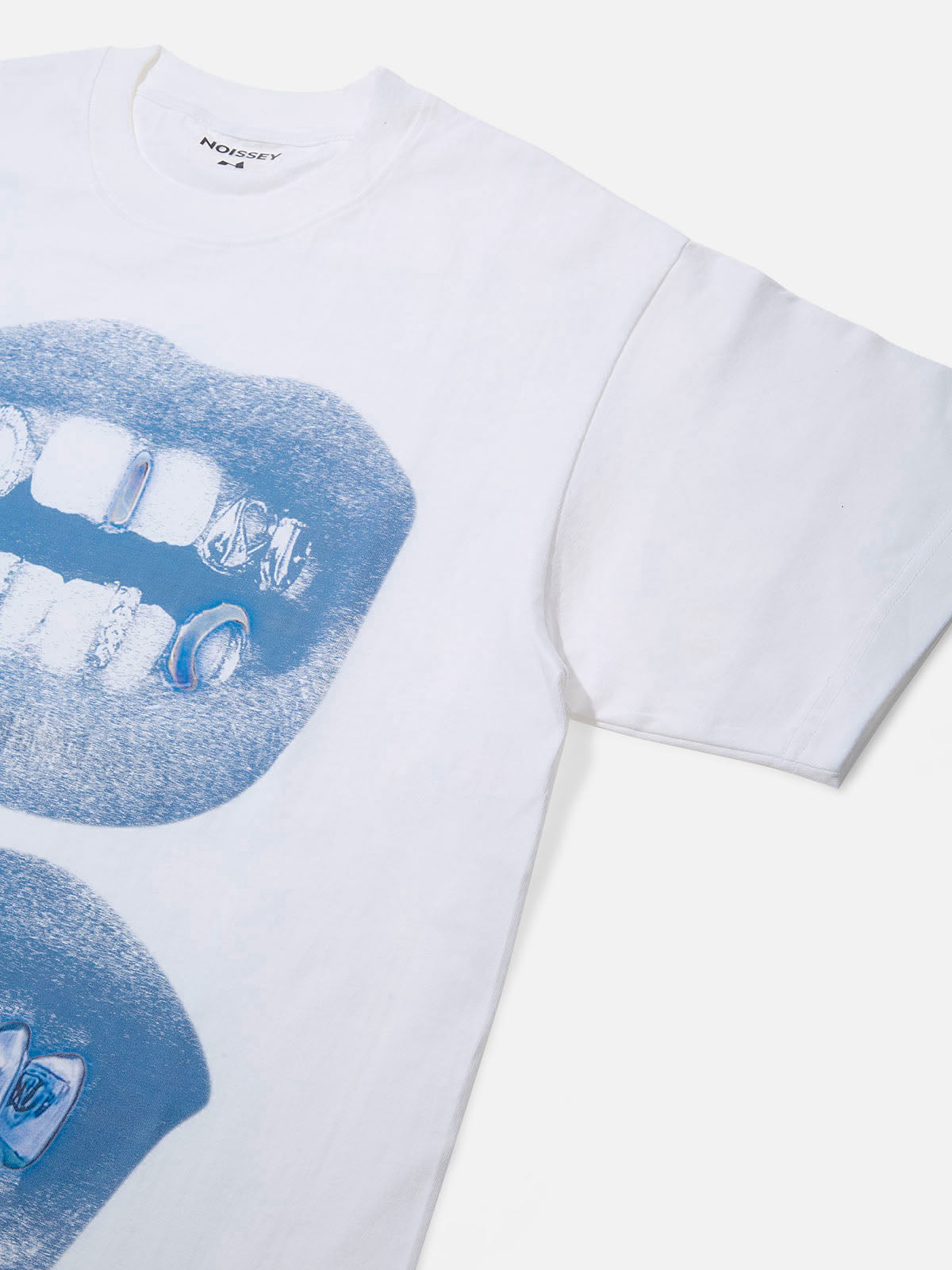 BOUNCE BACK™ | T-Shirt Oversize di Alta Qualità con Stampa Labbra Blu