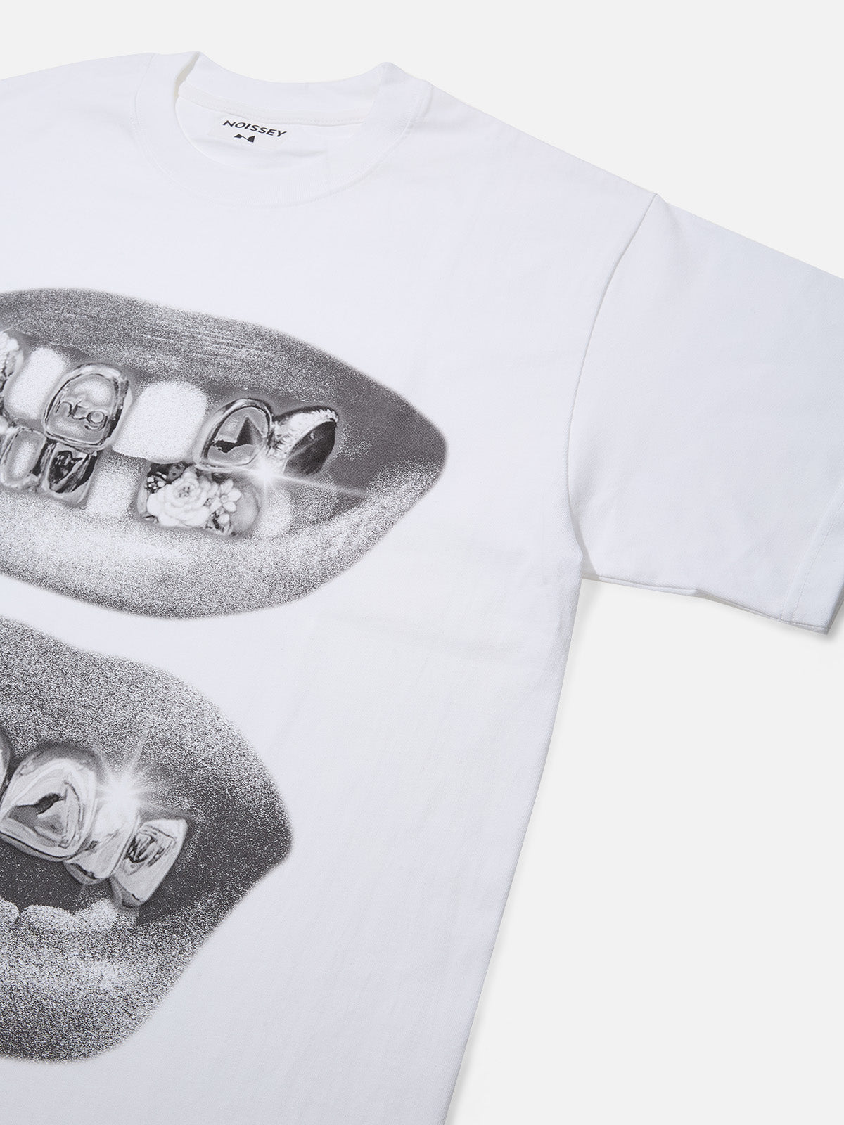 BOUNCE BACK™ | T-Shirt Streetwear con Grafica Labbra Scure e Denti Grillz