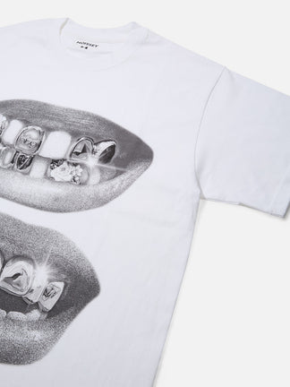 BOUNCE BACK™ | T-Shirt Streetwear con Grafica Labbra Scure e Denti Grillz