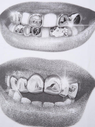 BOUNCE BACK™ | T-Shirt Streetwear con Grafica Labbra Scure e Denti Grillz