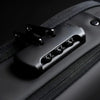 AeroProof™ | Tracolla antifurto impermeabile con ricarica USB MigliorPrezzi.com