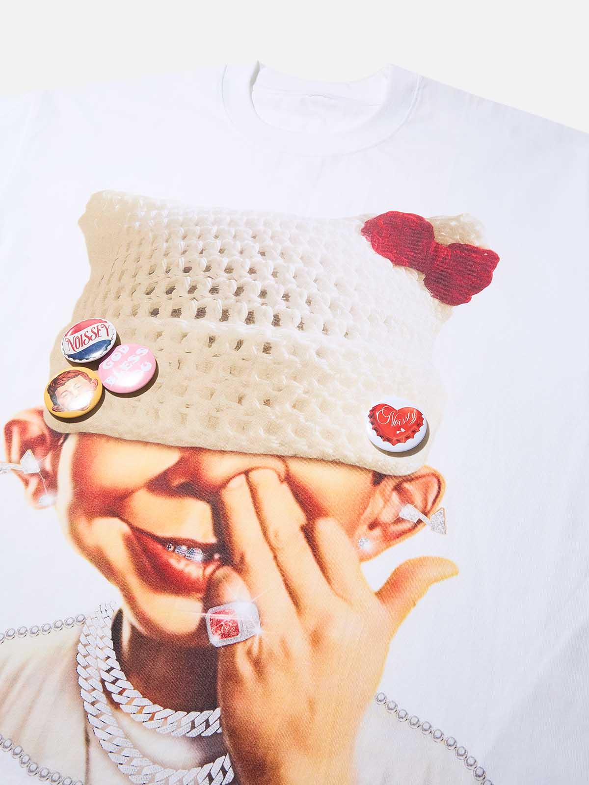BOUNCE BACK™ | Maglia Crop Streetwear con Stampa Berretto Lana e Badge DIY