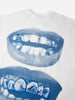 BOUNCE BACK | Maglia Oversize Boxy con Stampa Labbra Blu Retrò e Grills