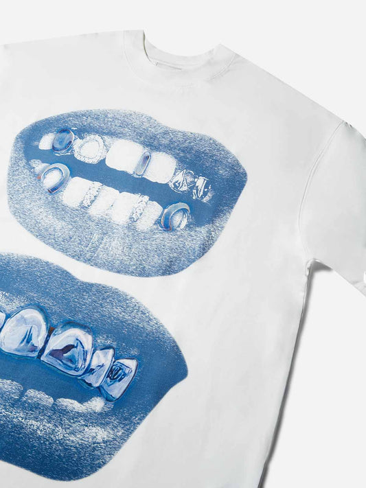 BOUNCE BACK™ | Maglia Oversize Boxy con Stampa Labbra Blu Retrò e Grills