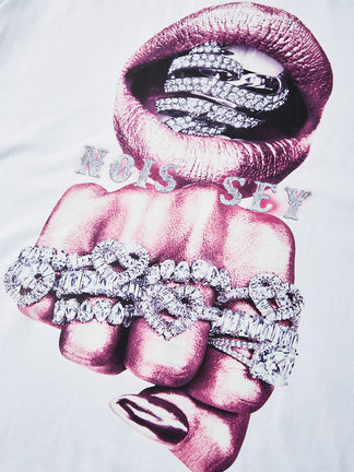 BOUNCE BACK™ | Maglia Crop Streetwear con Stampa Rosa Argento e Dettagli Diamond