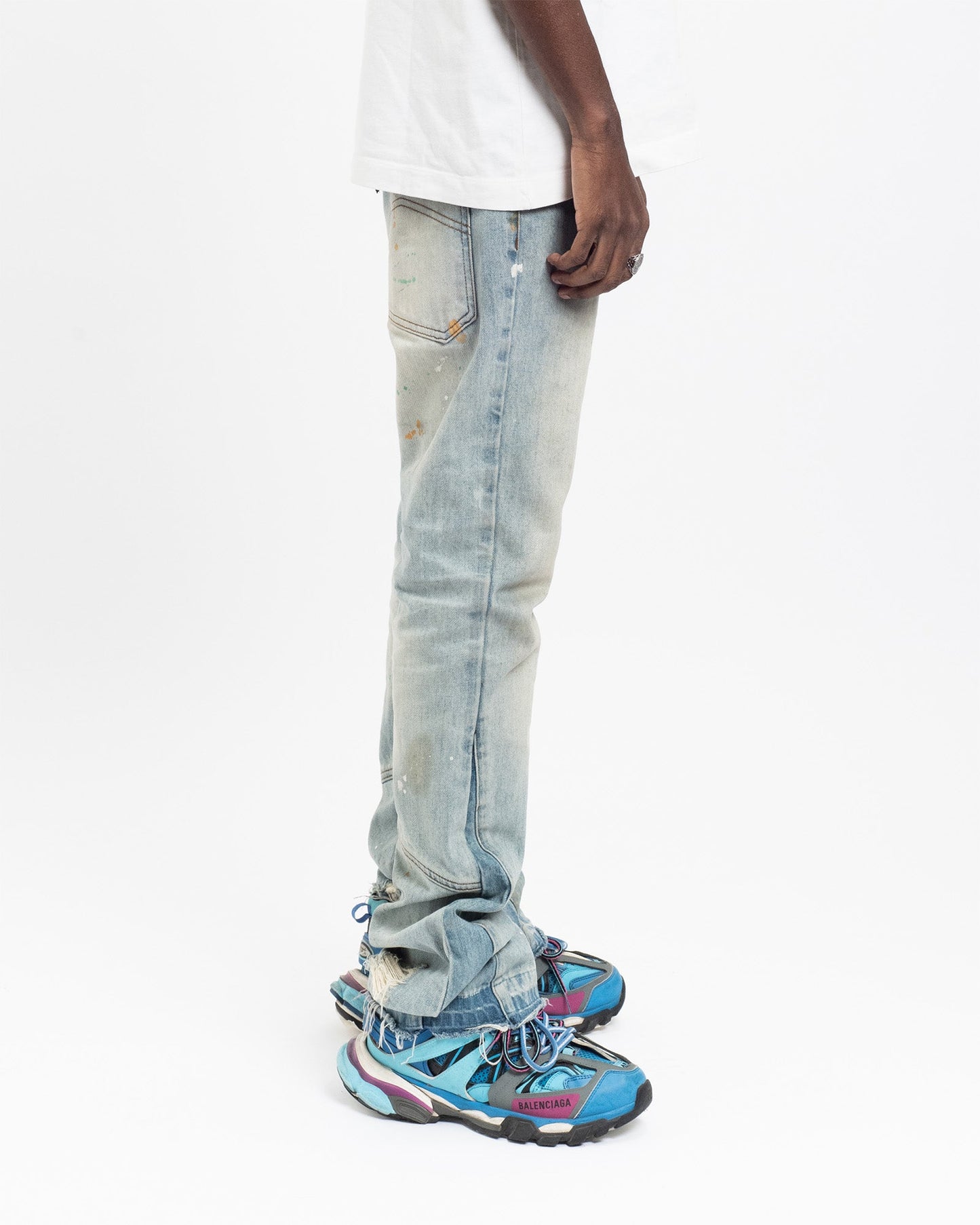 Flared Denim™ | Jeans Azzurro Svasato con Strappo al Ginocchio
