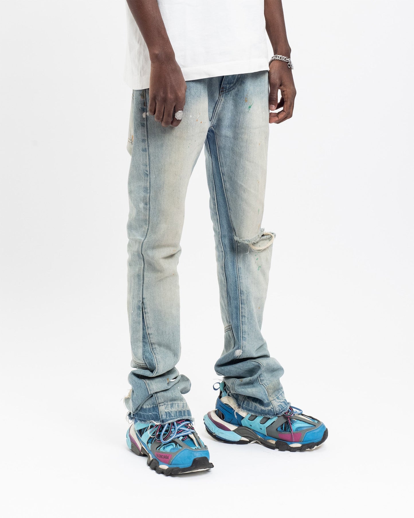 Flared Denim™ | Jeans Azzurro Svasato con Strappo al Ginocchio