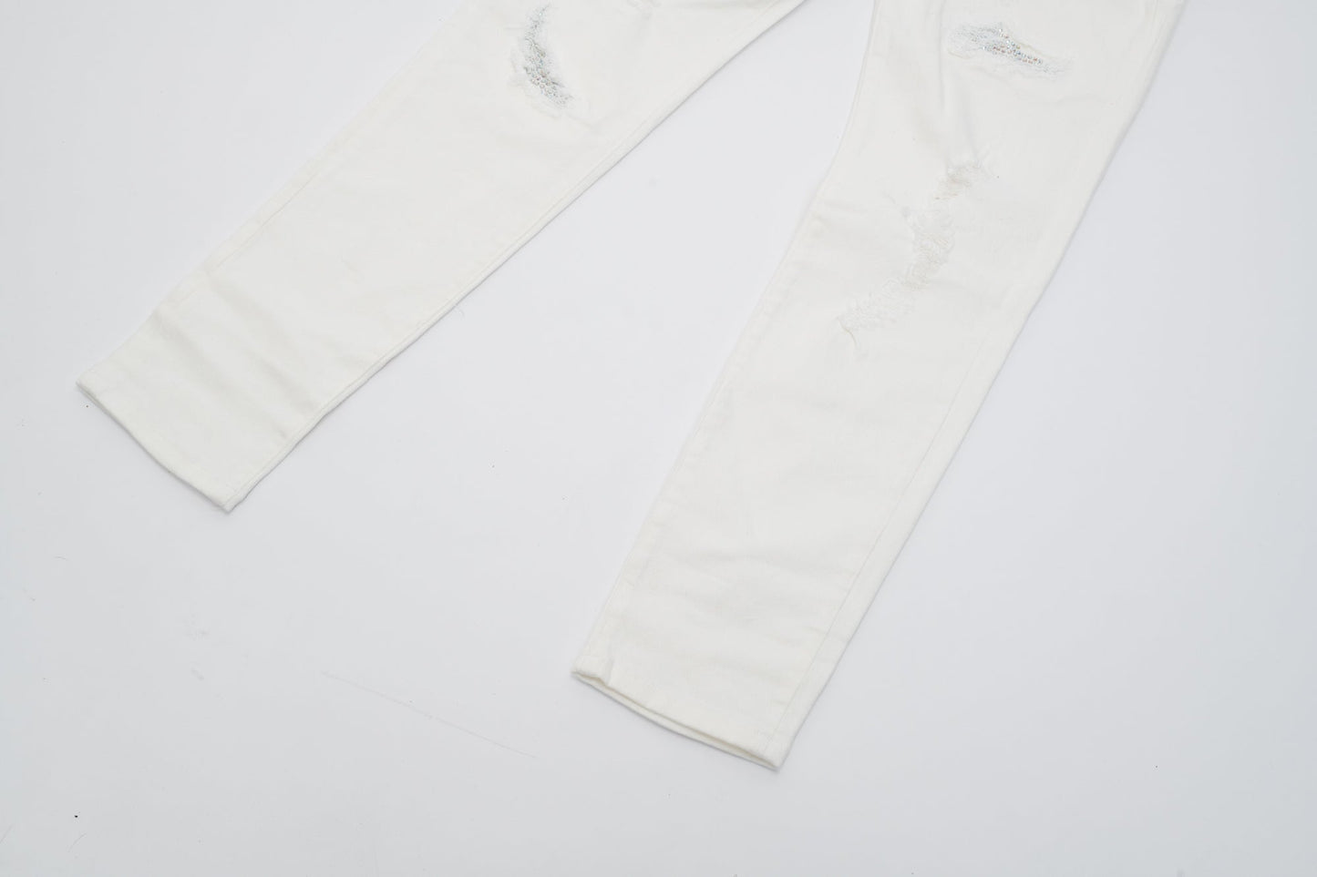 Jeans Bianchi Strappati™ | Stile Slim Fit con Dettagli Ricamati