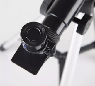 Monocular astronomical telescope with easel