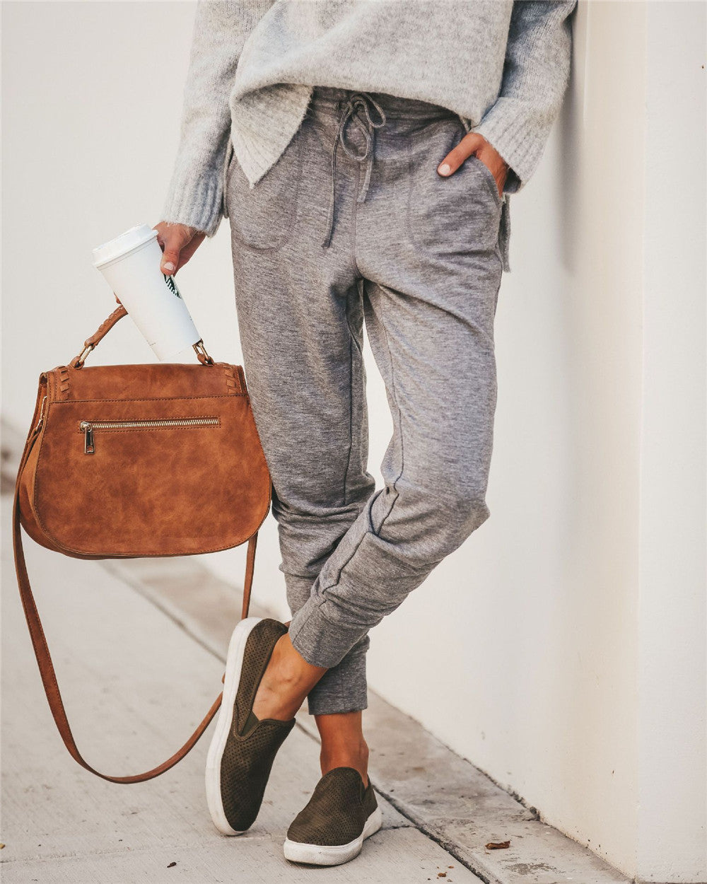 Pantaloni Tuta Donna| Vestibilità Morbida, Vita Elastica e Tasche Laterali