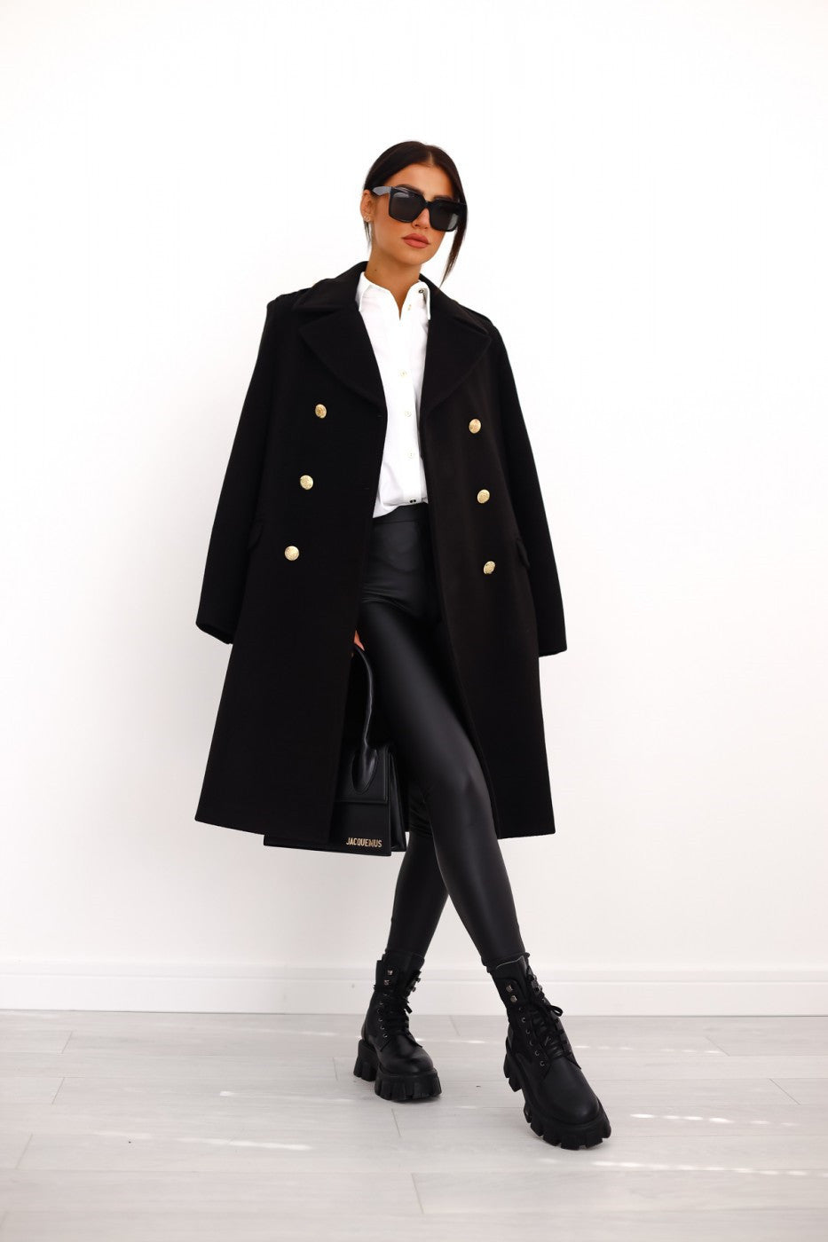 Cappotto Elegante Donna | Lungo con Bottoni Oro e Taglio Moderno