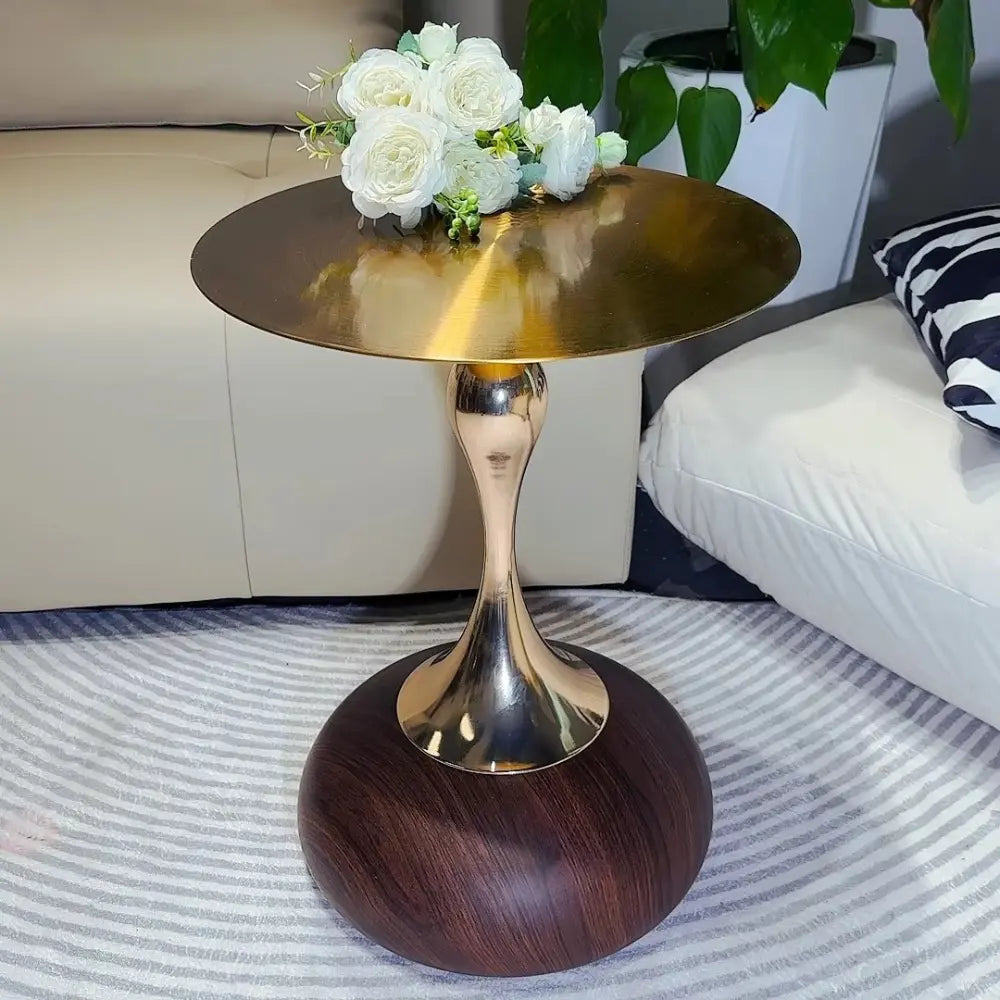 <tc>Wooden Accent Table™ | Warm Walnut Look &amp; Enduring Style</tc>