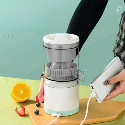 Portable ™ Squeeze | Fresh vitamins to always carry with you