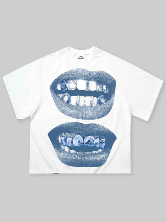 BOUNCE BACK™ | Maglia Oversize Boxy con Stampa Labbra Blu Retrò e Grills