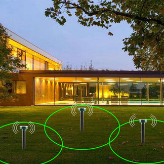 Ultrasonic solar repellent for mice, snakes and insects, solar charging